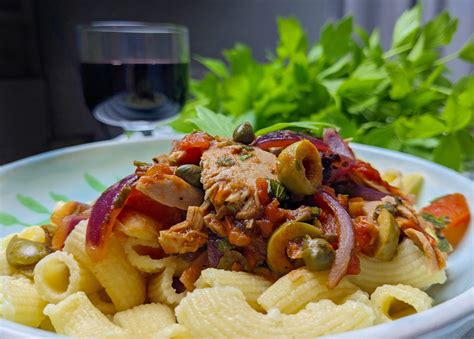 Rezept für Pasta mit Liebstöckel Thunfisch Soße Foodblog