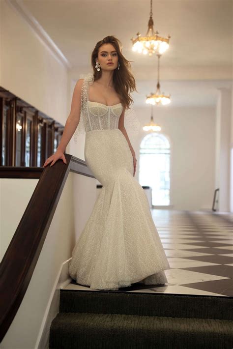 Erin Cole – Fifi | Mon Amie Bridal Salon