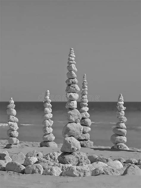 Pietre Del PF Dei Ciottoli Alla Spiaggia Simbolo Per L Equilibrio Di