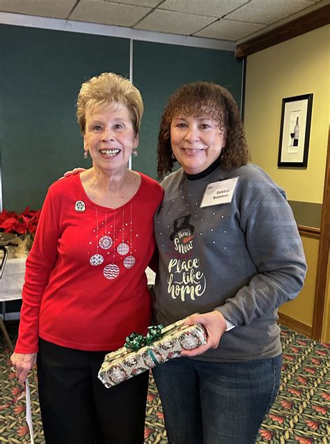 Godfrey Womens Club Award Presented To Brighton Illinois Quilter