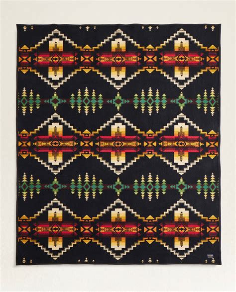 Pendleton Jacquard Napped Robe Four Corners Mckeess Indian Store