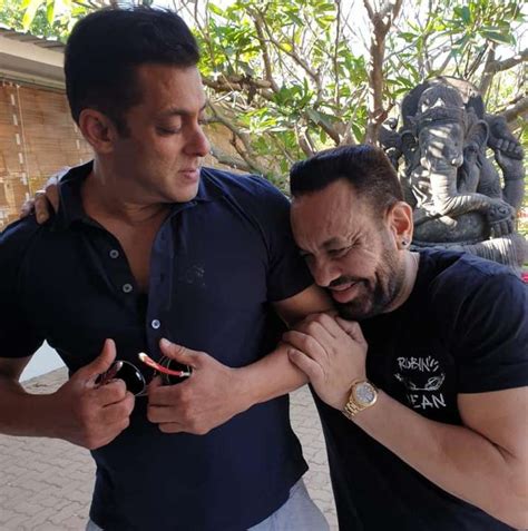 Salman Khan Celebrates 25 Years Of Strong Bond With Bodyguard Shera See Pic India Tv