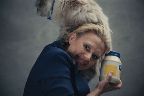 Kate Mckinnon Goest Cat Lady For Hellmanns Super Bowl Commercial Teaser