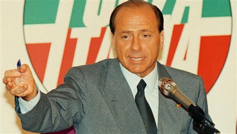 Il Politico Berlusconi La Nascita Di Forza Italia E La Discesa In Campo La Repubblica