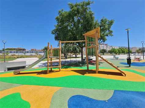 El Ayuntamiento De Elda Renueva Una Zona De Juegos Infantiles En El