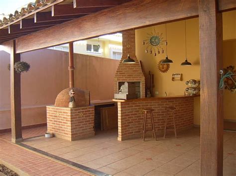 Cómo diseñar una terraza con asador y horno de leña 7 ideas