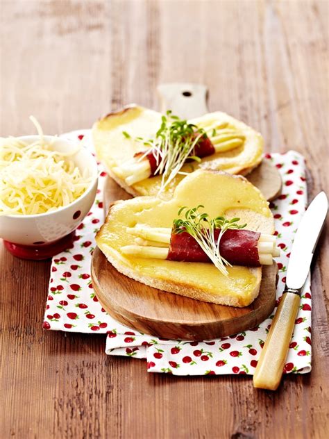 Croque Monsieur Met Asperges En Emmentaler AOP Kaas Uit Zwitserland