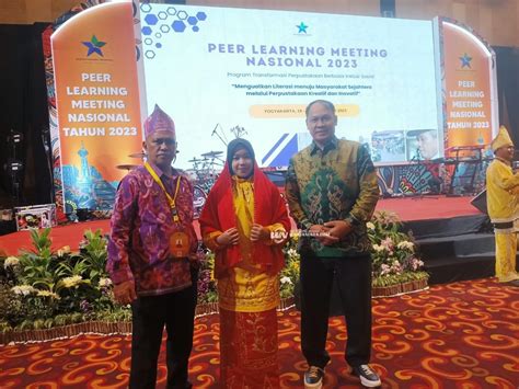 Dua Perpusdes Hsu Raih Penghargaan Terbaik Nasional Wartaniaga