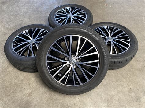 17 Inch Originele VW Touran Vallelunga Velgen 215 55 17