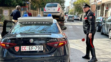 Controlli Dei Carabinieri Nel Quartiere Acquaviva Mila Euro In