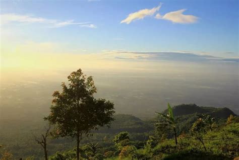 Mengungkap Sejarah Dan Keajaiban Mistis Gunung Karang Banten Cerahid