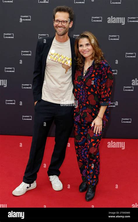 Jonas Grosch Und Katharina Wackernagel Bei Der Premiere Der Amazon