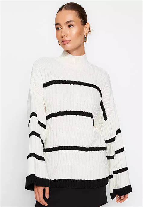 Buy Trendyol Oversized Knit Sweater Online Zalora Malaysia