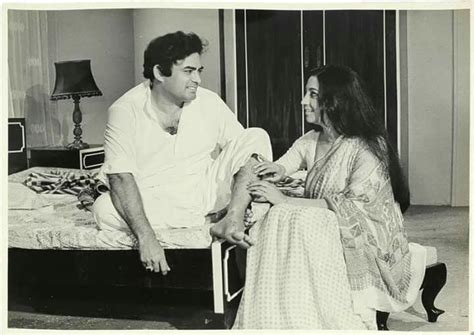 Movie Aandhi Suchitra Sen And Sanjeev Kumar Bollywood Pictures