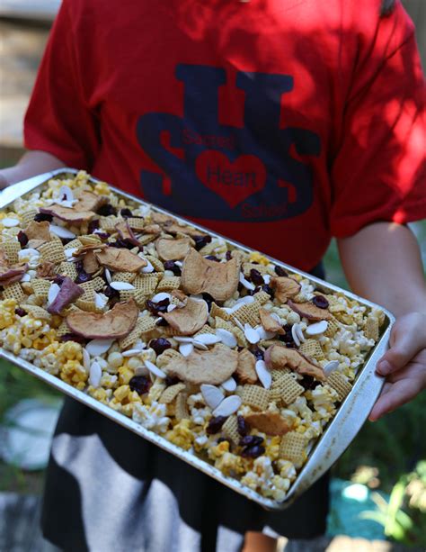 Easy Cereal Snack Mix - Sweet Life