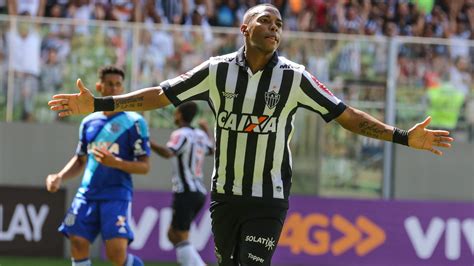 Ex Jogador Robinho Est Preso Em S O Paulo Ap S Ser Condenado Por