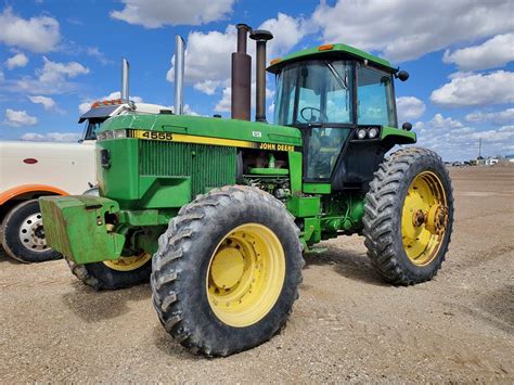 John Deere 4555