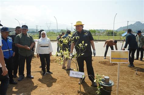 Kunjungi Jalan Tol Cisumdawu Dan Kota Sumedang Menko Airlangga Dorong