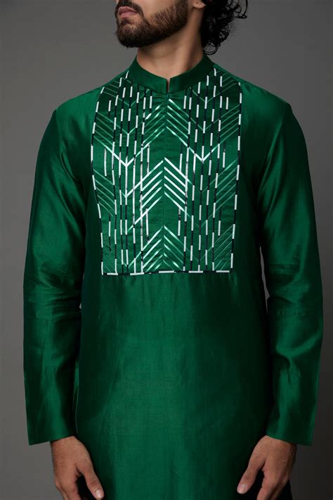 Buy Amit Aggarwal Men Emerald Green Chanderi And Silk Kurta Set At Pernia