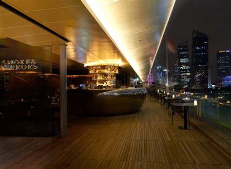 Smoke & Mirrors - Rooftop bar in Singapore | The Rooftop Guide