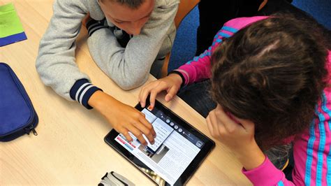 Les Tablettes Num Riques D Barquent Dans Les Coll Ges