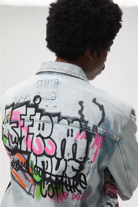 Zara Denim Graffiti Jacket 52 Koleksi Gambar