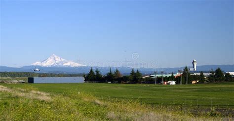 Landing At Pdx Portland Oregon Stock Image Image Of Place Arriving