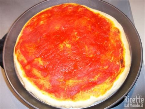 Pizza Ai Frutti Di Mare Ricettedalmondoit