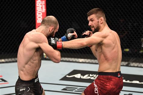 How many finishes does Mateusz Gamrot have in the UFC?