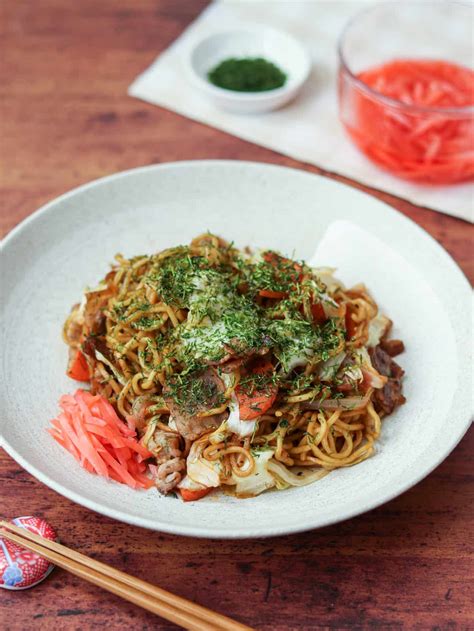 Authentic Yakisoba Japanese Stir Fried Noodles With Sauce Umami Pot