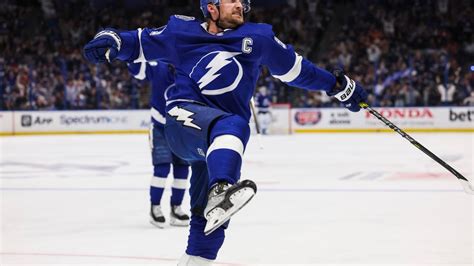 Steven Stamkos Speaks Out After Parting With Lightning Calls Situation