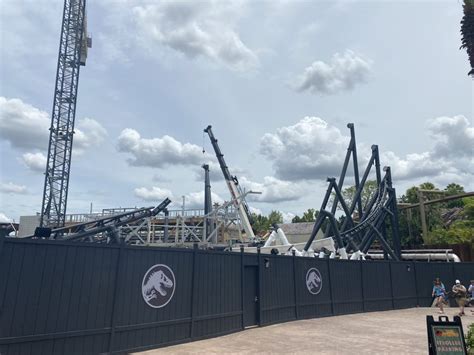 Photos More Roller Coaster Track Installed For Jurassic Park Velocicoaster At Universals