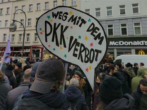 ANF Berlin Demonstration Gegen Das PKK Verbot Gestartet