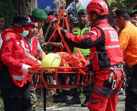 SIAGA TANGGAP BENCANA GEMPA BUMI ANTARA Foto