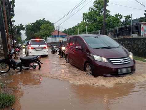 Sejumlah Titik Di Bekasi Tergenang Banjir Usai Hujan Deras Okezone