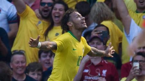 As Qued El Pie De Neymar Tras Su Regreso Triunfal Con Brasil