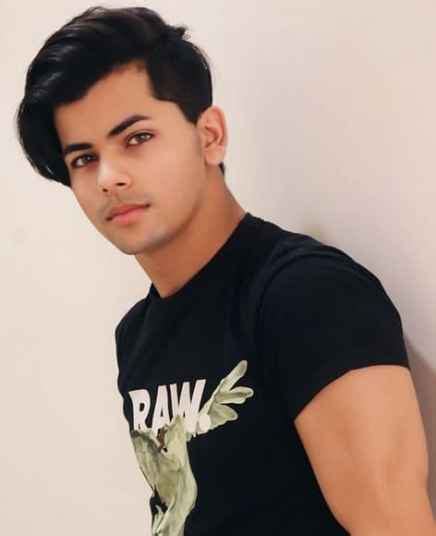 Siddharth Nigam Biography, Wiki, Height, Age, Girlfriend & More