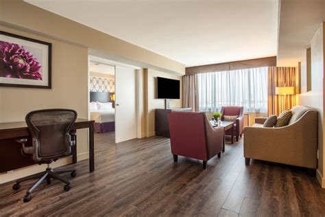 Holiday Inn Toronto - Int'l Airport, an IHG Hotel Toronto, Ontario, CA - Reservations.com