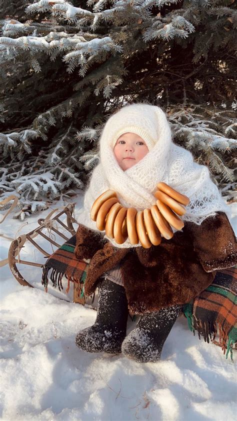 Дети в лесу | Зимние детские фотографии, Семейные новогодние фотографии ...