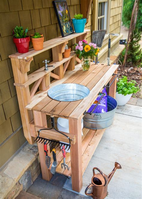 How To Make A Gardener S Potting Bench How Tos DIY