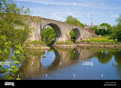 Old Stirling bridge and Wallace monument, Stirling, Stirlingshire ...