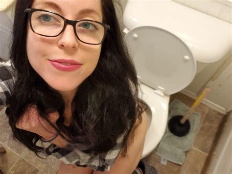 At My New Place Rtoiletselfies