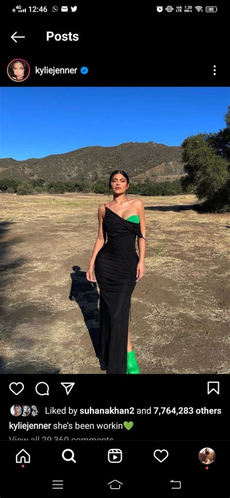 Kylie Jenner S Burning Hot Beach Avatar Impresses Suhana Khan Ananya