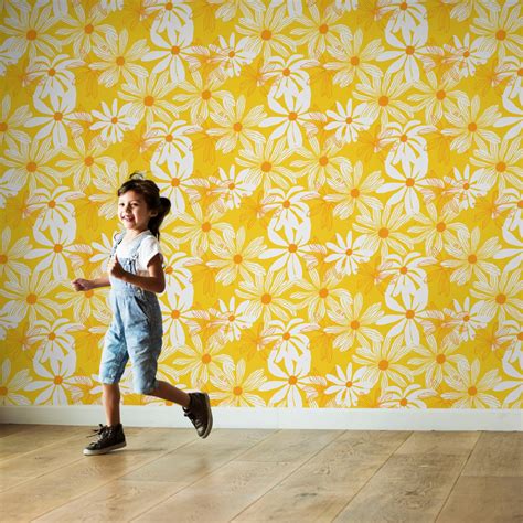 Selecting Baby-Safe Wallpapers: A Visual Development Guide