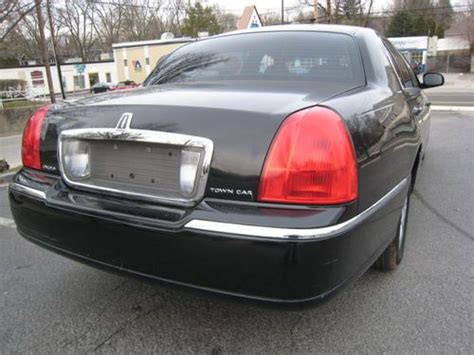 Sell New 2006 Lincoln Town Car Executive L Series Black 2 Black In