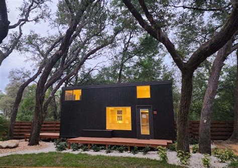 Modern Tiny House With Mature Oak Trees In Florida