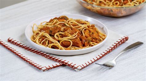 Macarrones con Pollo guisado Recetas Nestlé