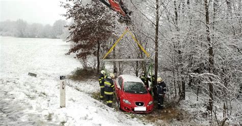 Glatteis und Schnee Steiermark Winter Einbruch sorgt für Unfälle