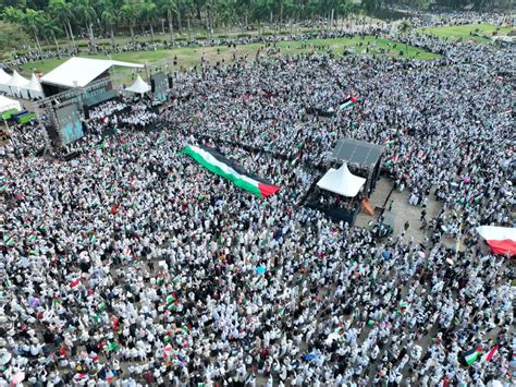 Dua Juta Massa Hadiri Aksi Bela Palestina Di Monas Bachtiar Nasir