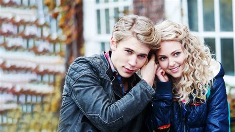 Everything We Know About The Carrie Diaries - UpNext by Reelgood